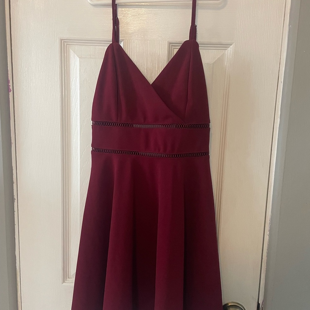 Elegant Burgundy Spaghetti Strap Dress